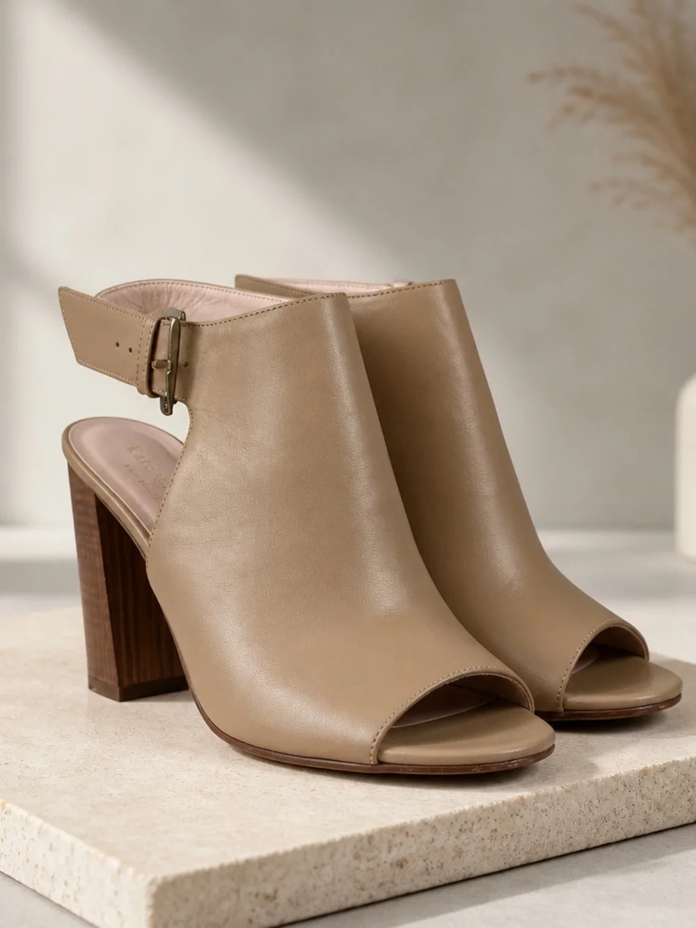 Kate Spade Ingrada Leather Peep Toe Sandal Shoes 3.5” Block Heel Desert/Tan Sz 7